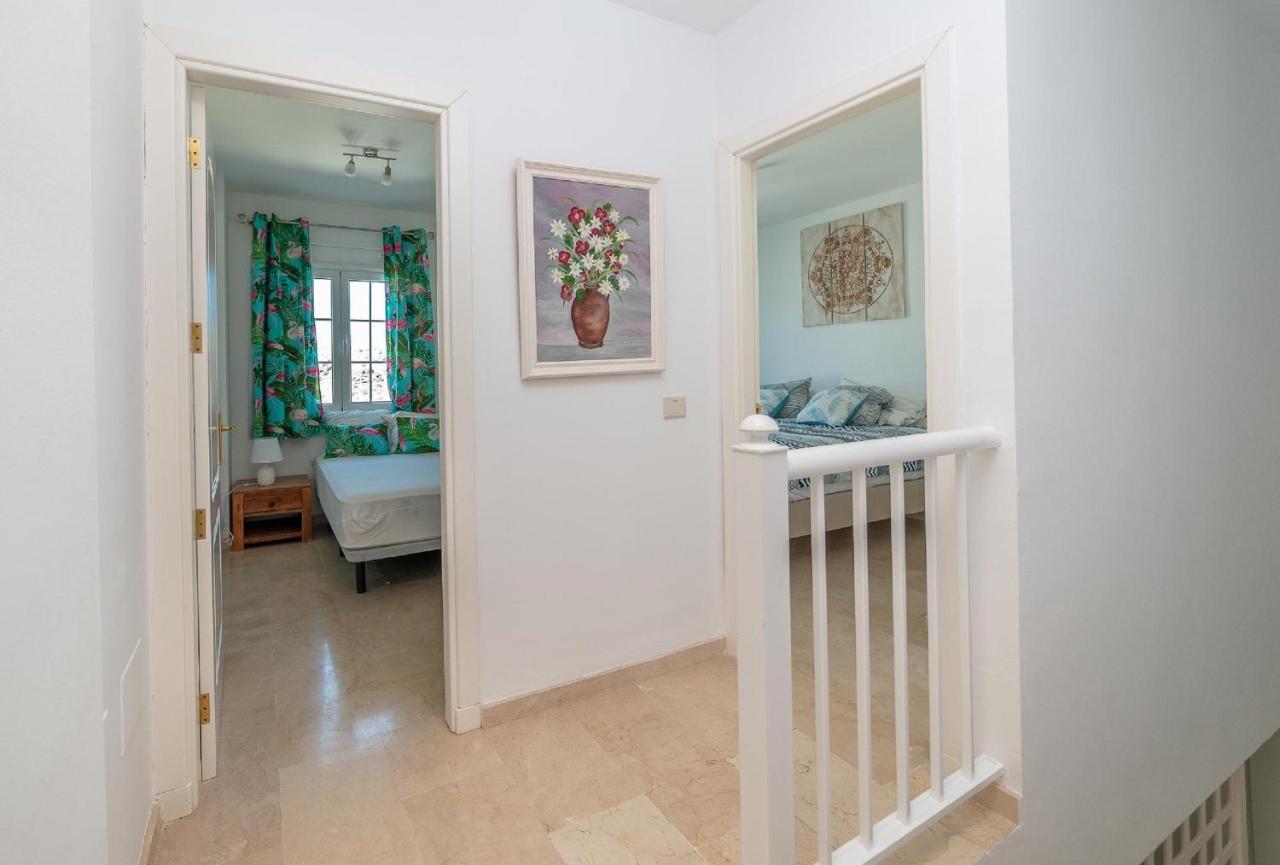Modern Family Home Above Swimming Pool Пуэрто Рико Экстерьер фото