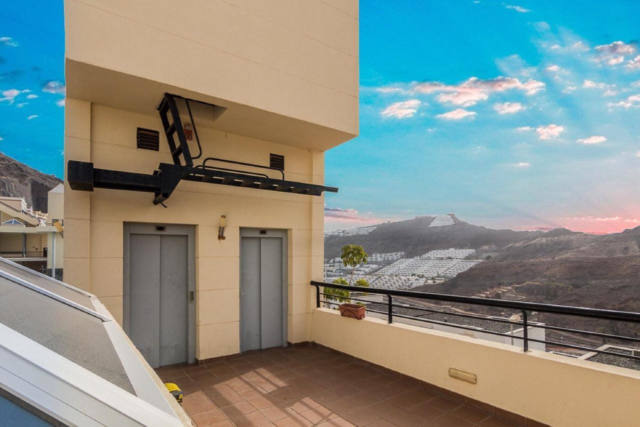 Modern Family Home Above Swimming Pool Пуэрто Рико Экстерьер фото