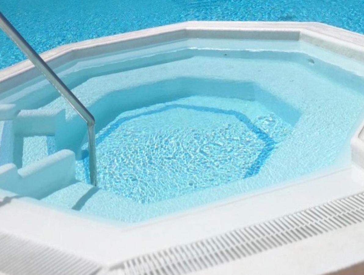 Modern Family Home Above Swimming Pool Пуэрто Рико Экстерьер фото