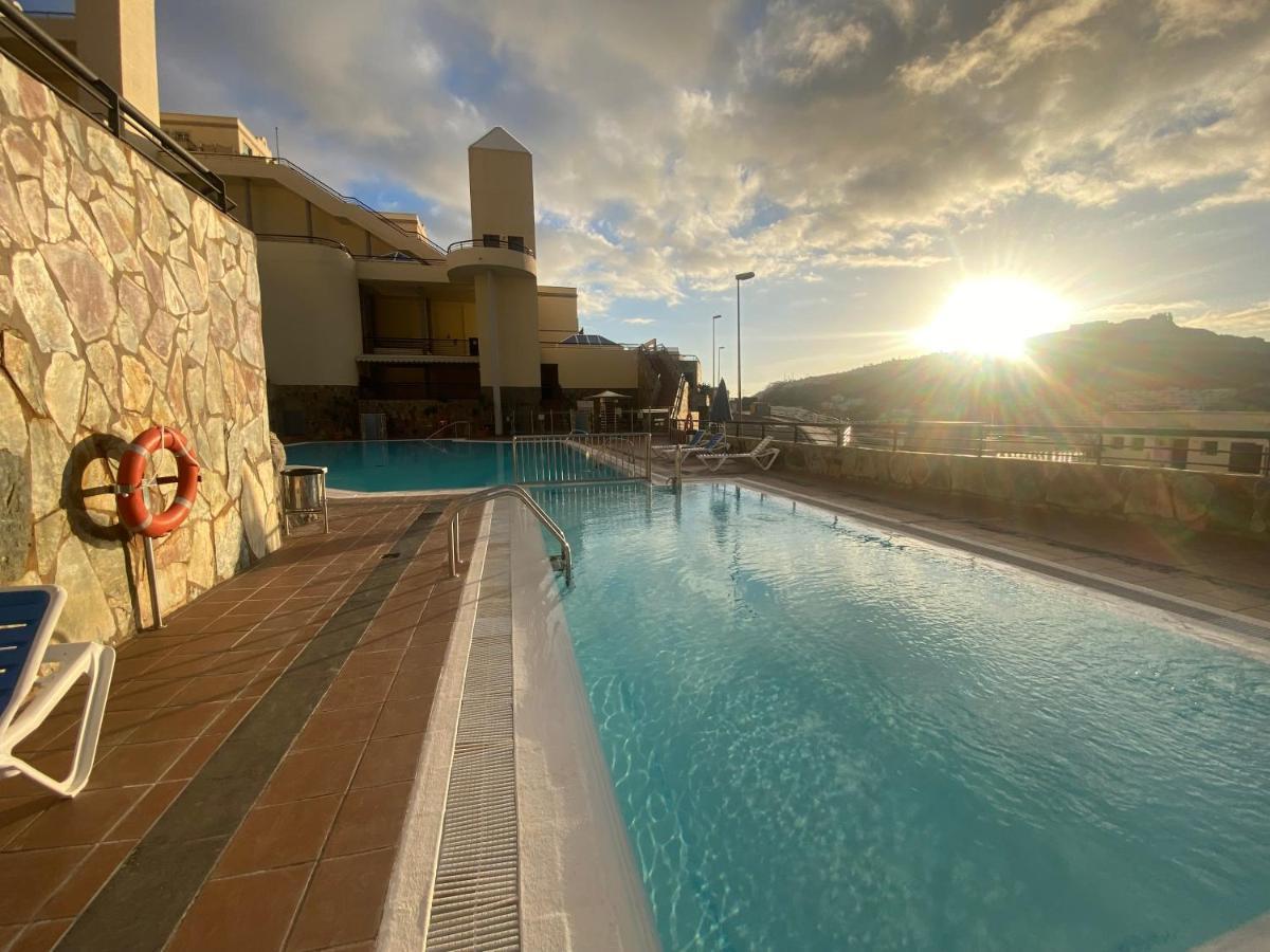 Modern Family Home Above Swimming Pool Пуэрто Рико Экстерьер фото